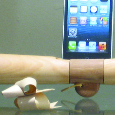 Natural acoustic amplifier for smartphones